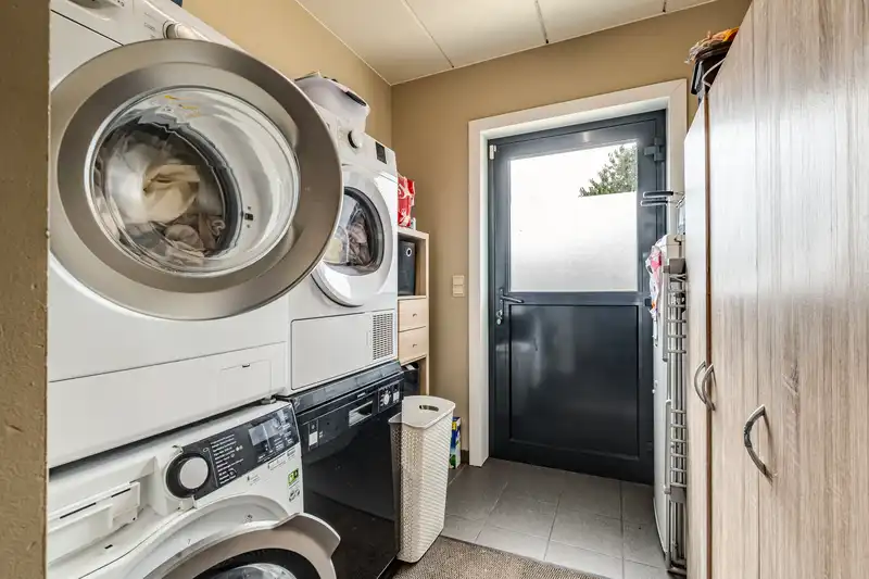 Halfopen bebouwing op een prachtig perceel van 1.113m² foto 9