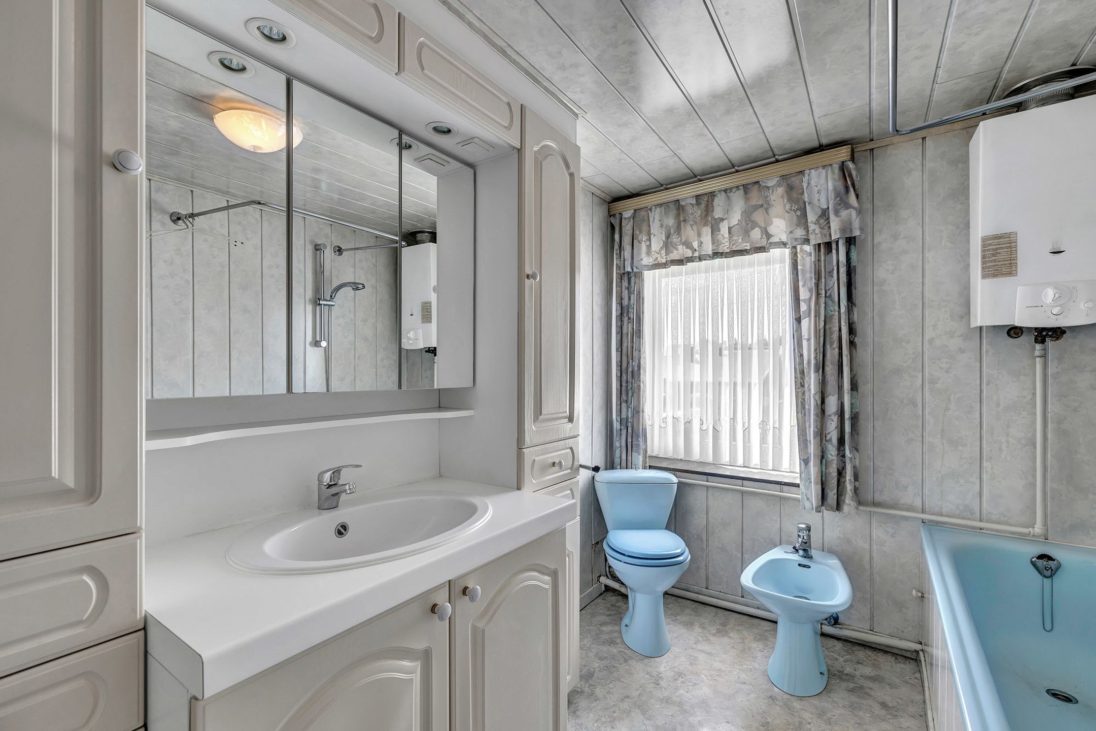 Te renoveren woning met naastliggende grond foto 14