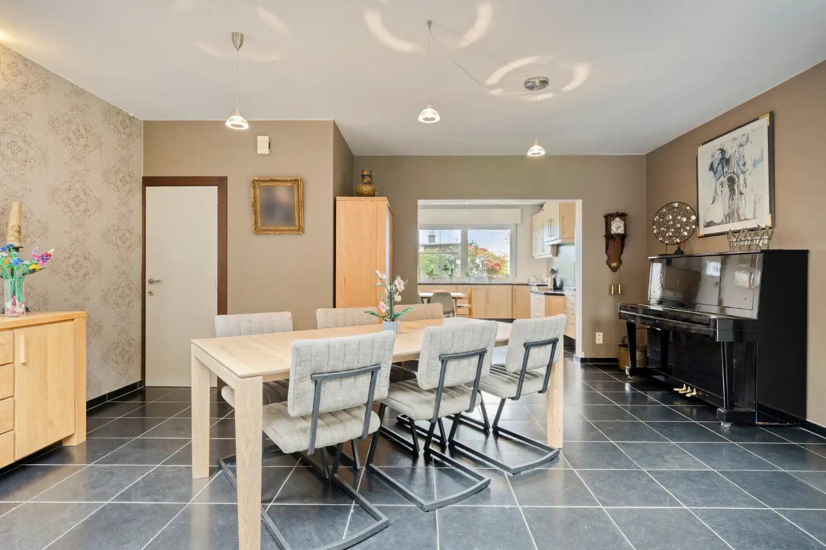 Halfopen bebouwing met 4 slaapkamers en bureau, ruime garage, kelder en zolder in Holsbeek! - EPC 161 kWh/m² - bewoonbare opp. 288 m² foto 7