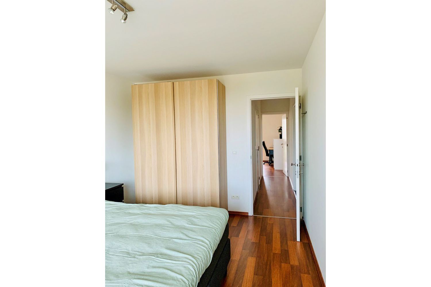 MOOI AFGEWERKT RUIM APPARTEMENT MET 2 SLPKS EN 2 TERRASSEN foto 13