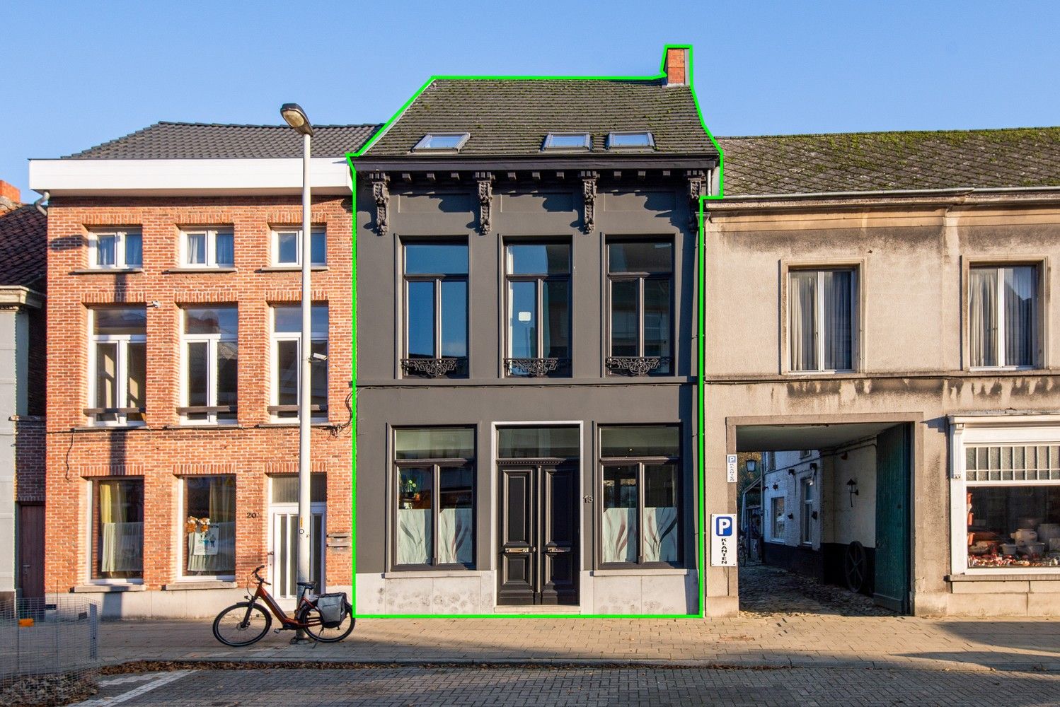 Prachtig gerenoveerde herenwoning op toplocatie te Lier foto {{pictureIndex}}