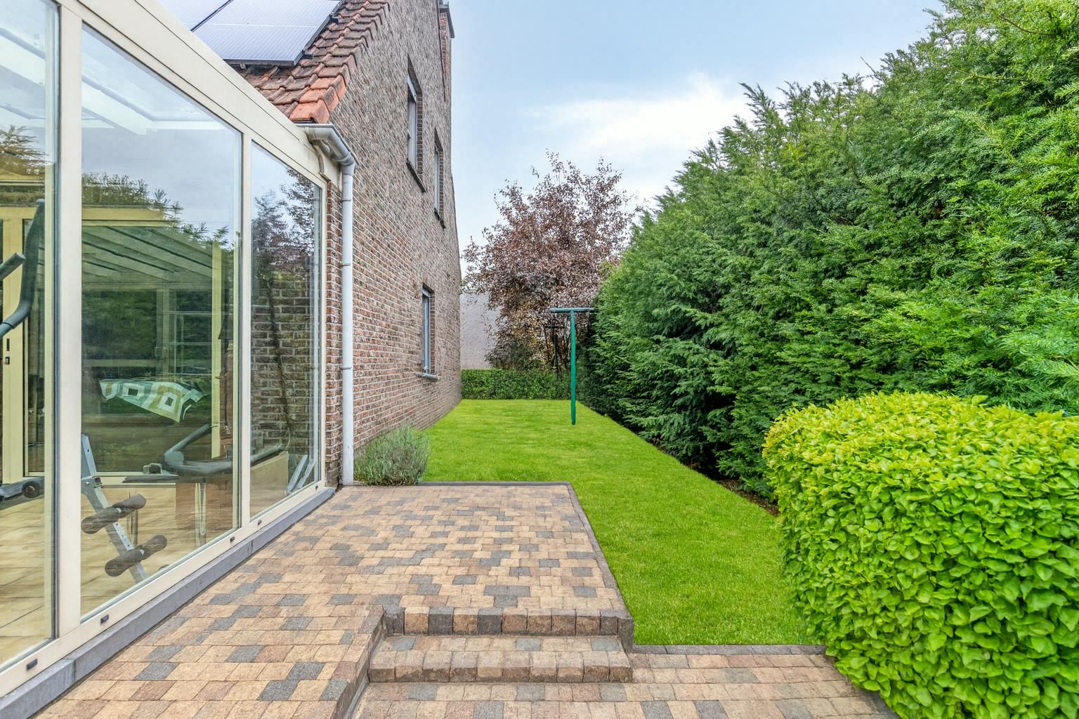 Te renoveren villa met 5 slpk en tuin in Marke foto 19