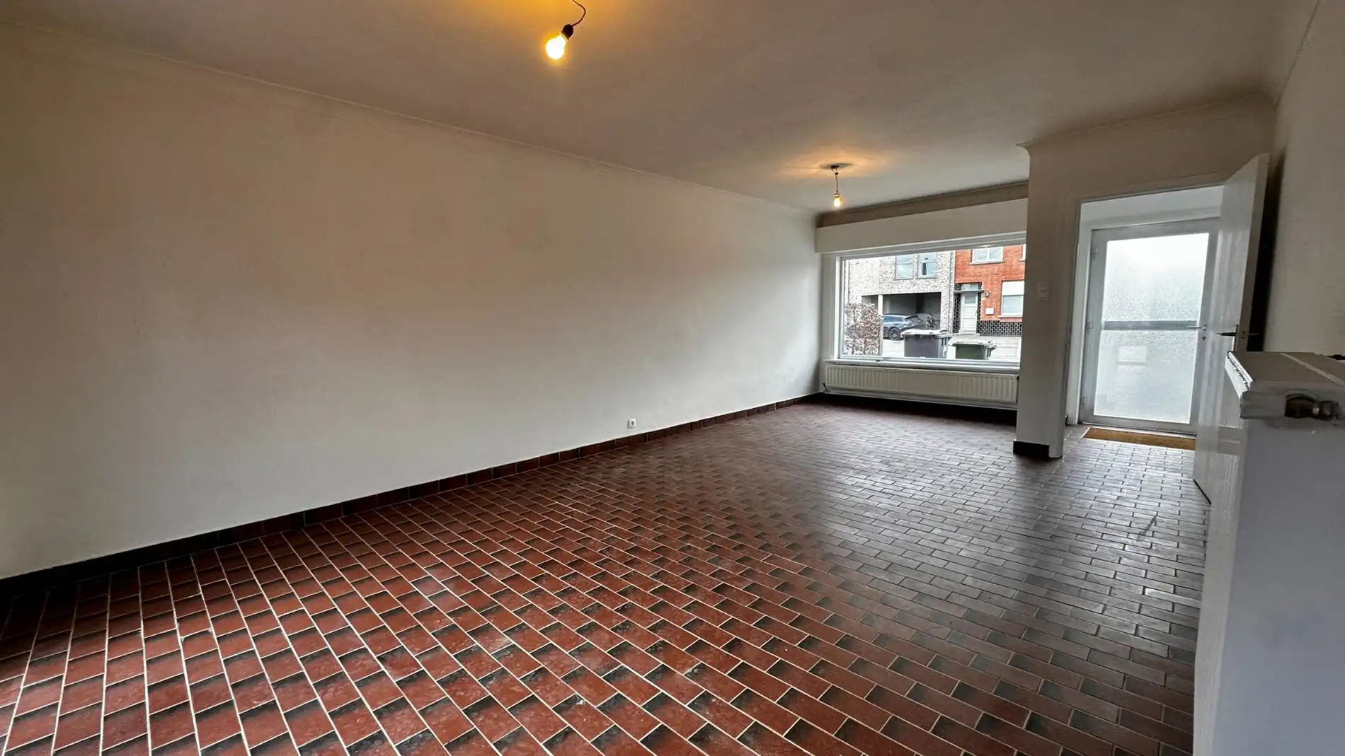 Gerenoveerde rijwoning te huur in Zele foto 2