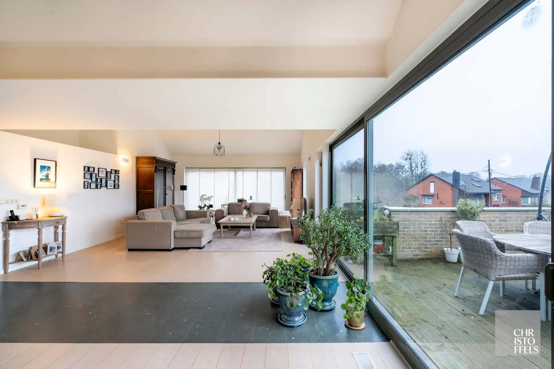 Ruime woning in Bilzen met veel woon- en werkmogelijkheden!  foto 4
