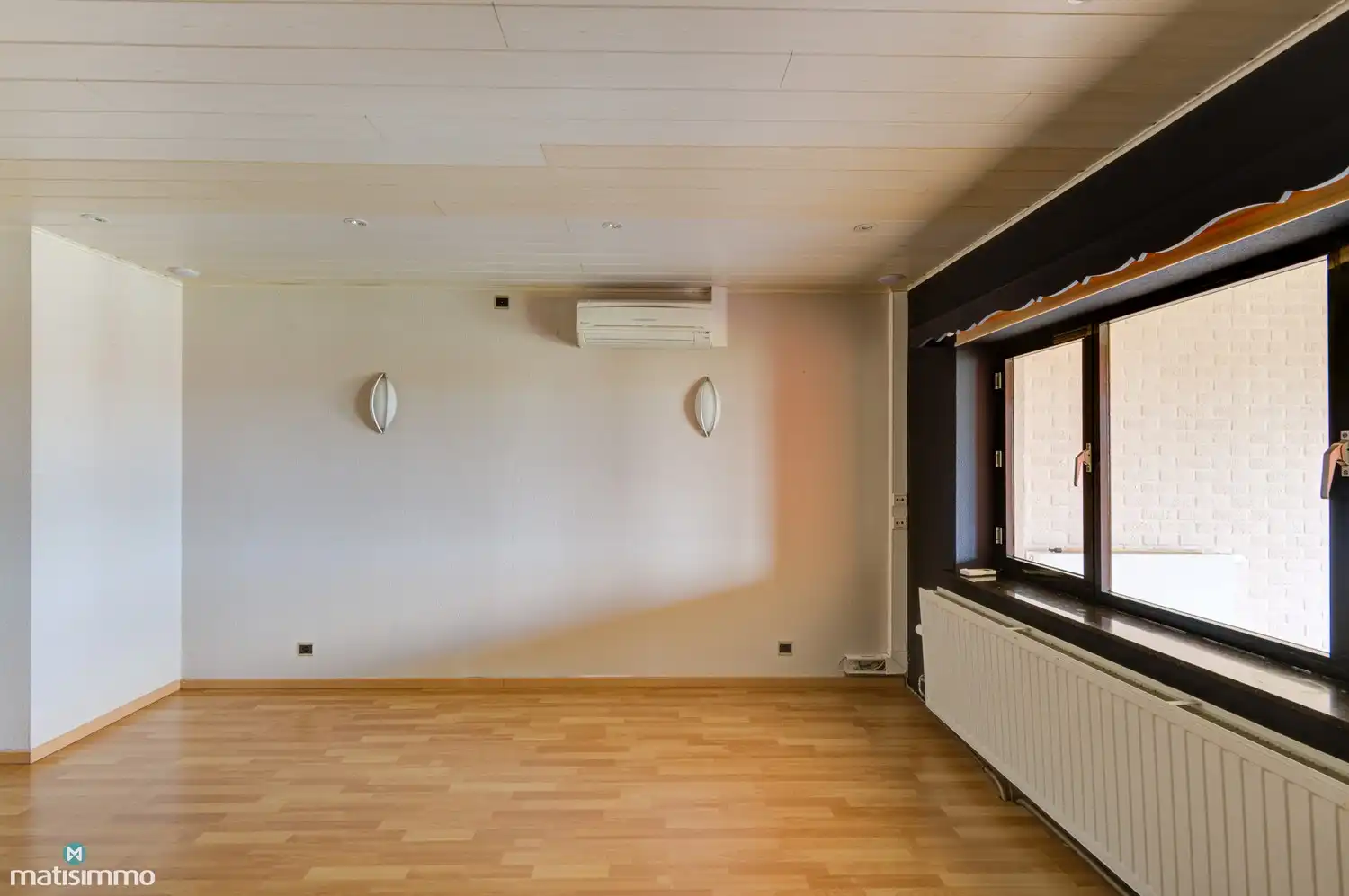RUIME WONING MET 5 SLAAPKAMERS, INPANDIGE GARAGE EN WELLNESSRUIMTE OP EEN RUIM PERCEEL foto 30