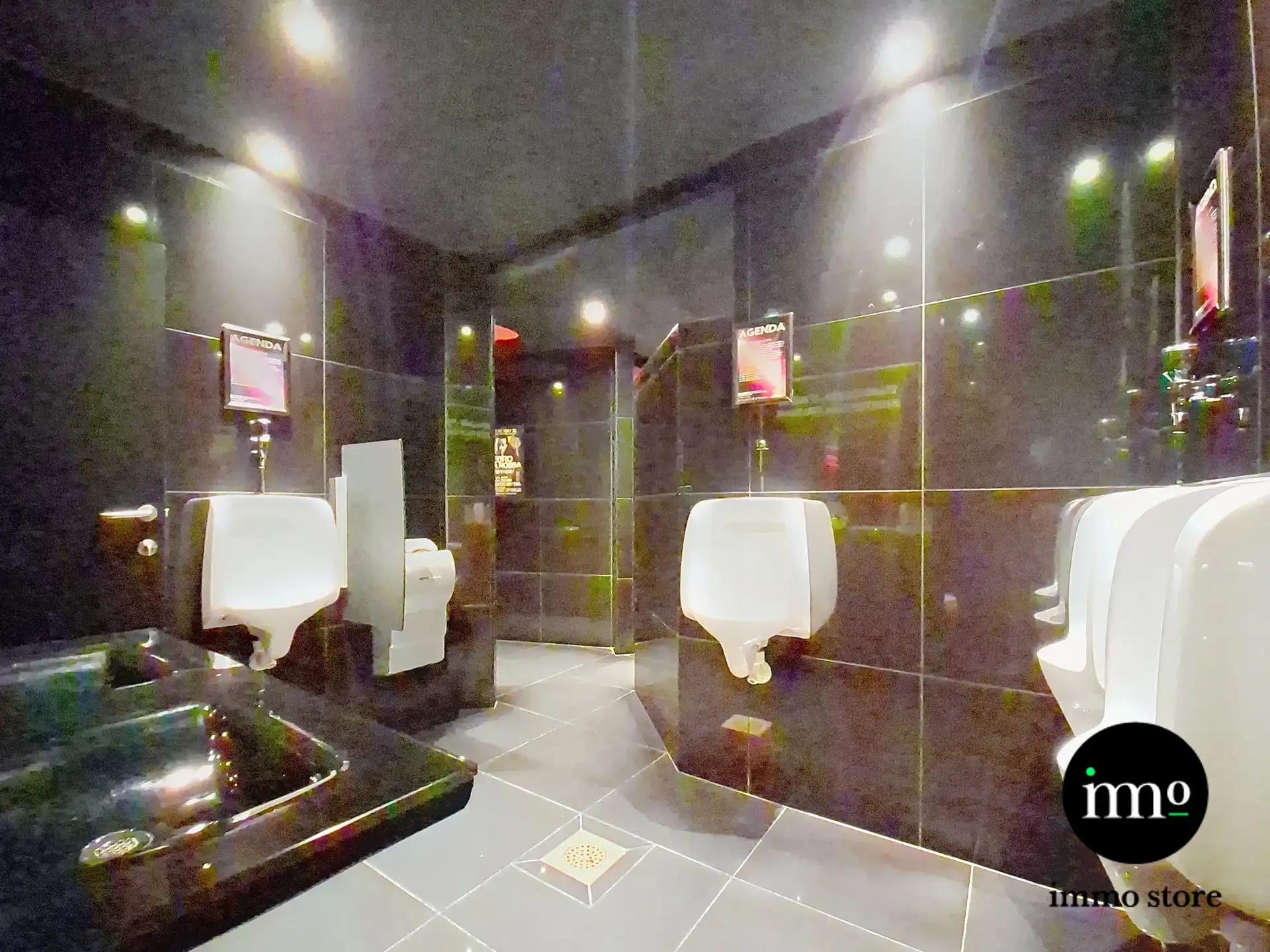 Nightclub met 4 bars en veel meer! foto 24