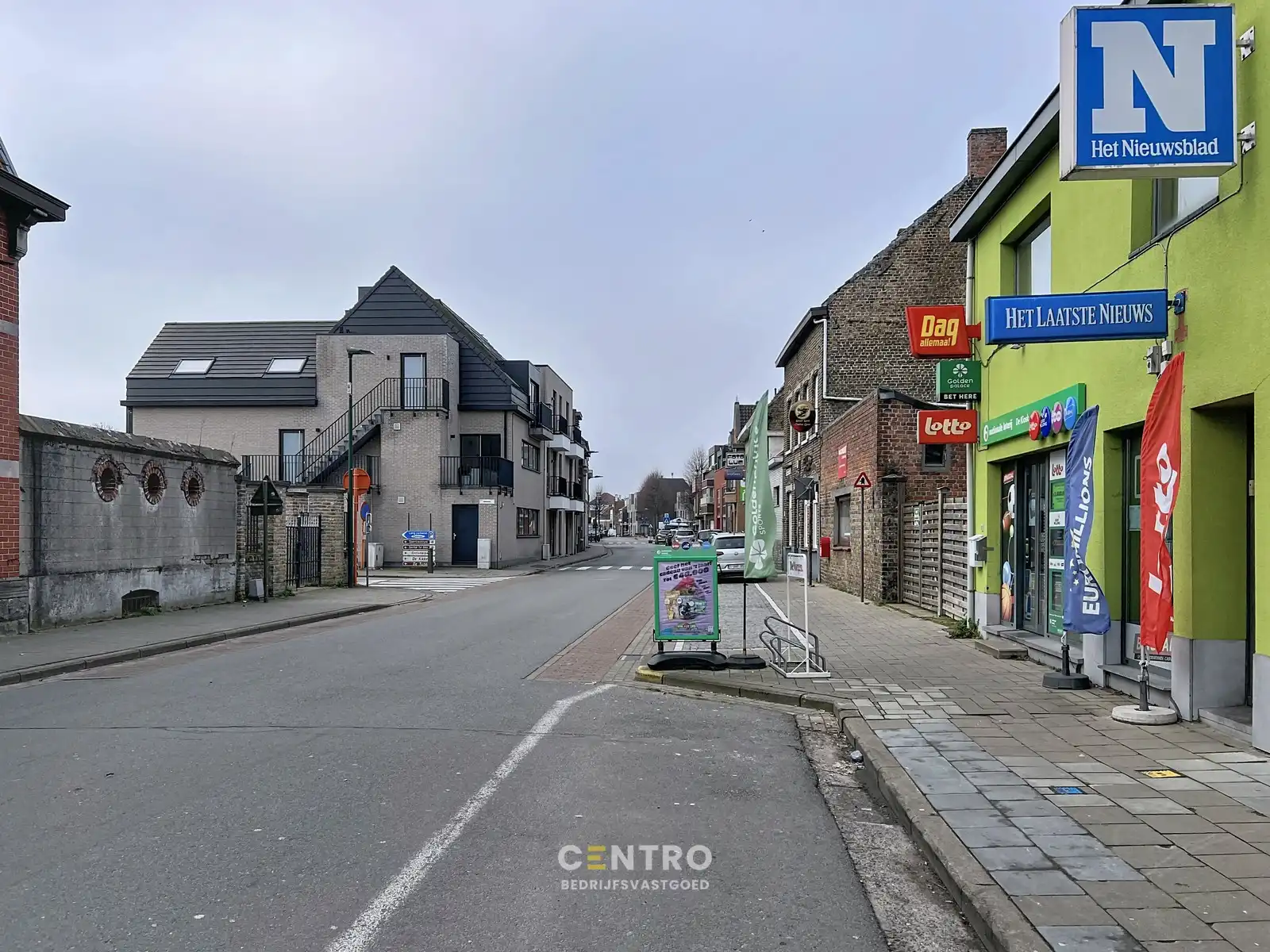 Handelspand TE KOOP in het centrum van Oudenburg + dagbladhandel DE KIOSK over te nemen ! foto 2