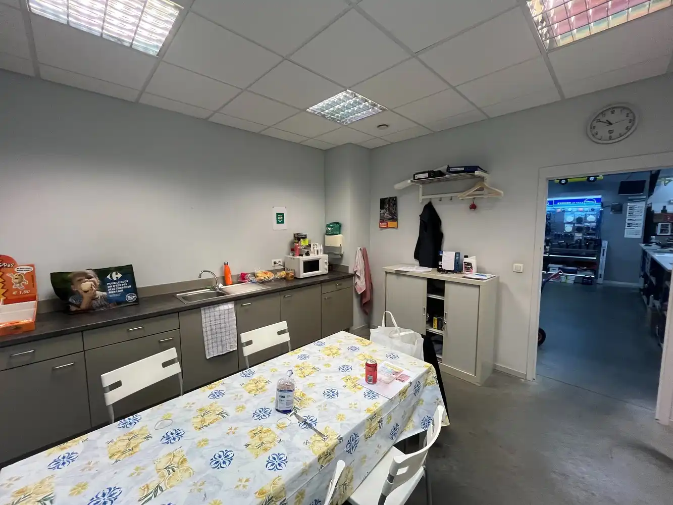 Showroom met opslagruimte foto 10