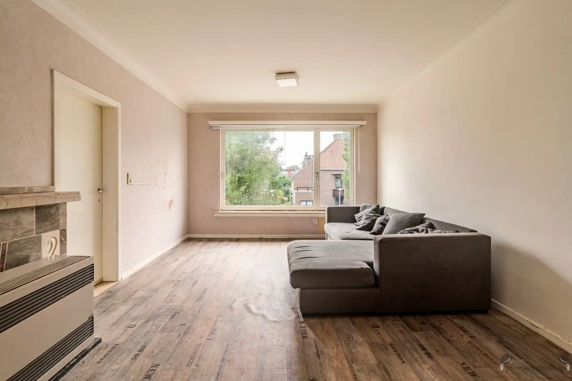 Te renoveren investeringsproject met 2 vergunde woonentiteiten en veel potentieel in Schoten! foto 11
