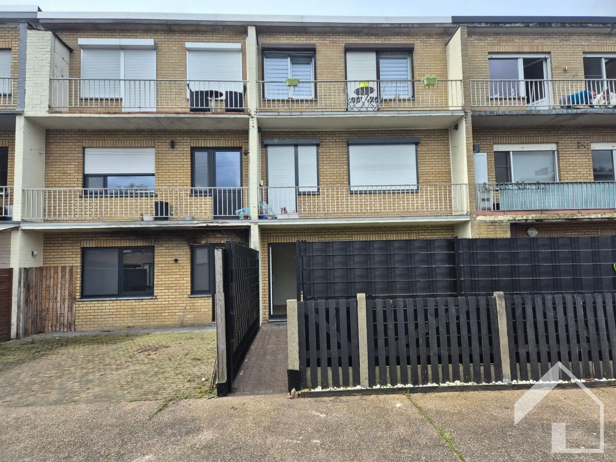 gelijkvloersappartement met 2 slaapkamers, tuin en garage foto 16