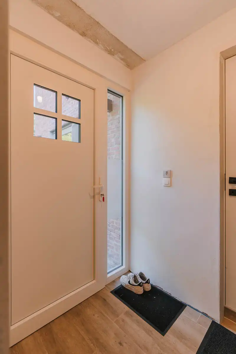 Stijlvol gerenoveerde open bebouwing op 630 m² foto 11