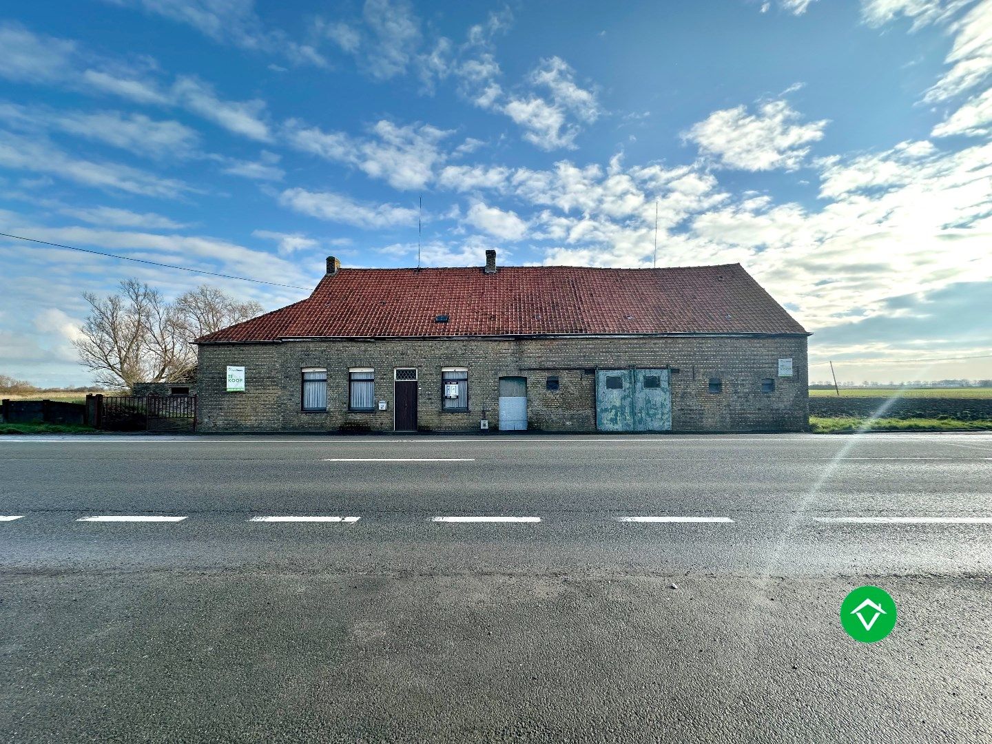 Te herbouwen of te slopen hoeve op ruim perceel in landelijke omgeving foto 3