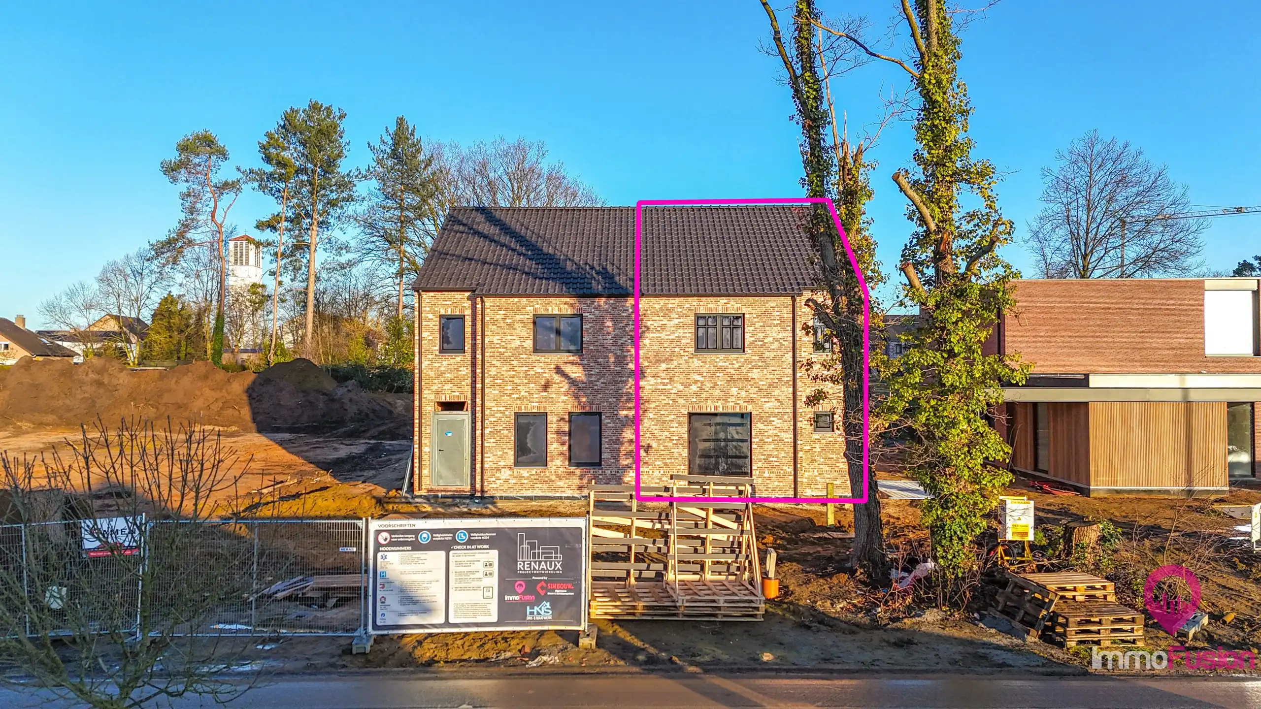 Prachtig gelegen casco woning met 4 slaapkamers! foto {{pictureIndex}}