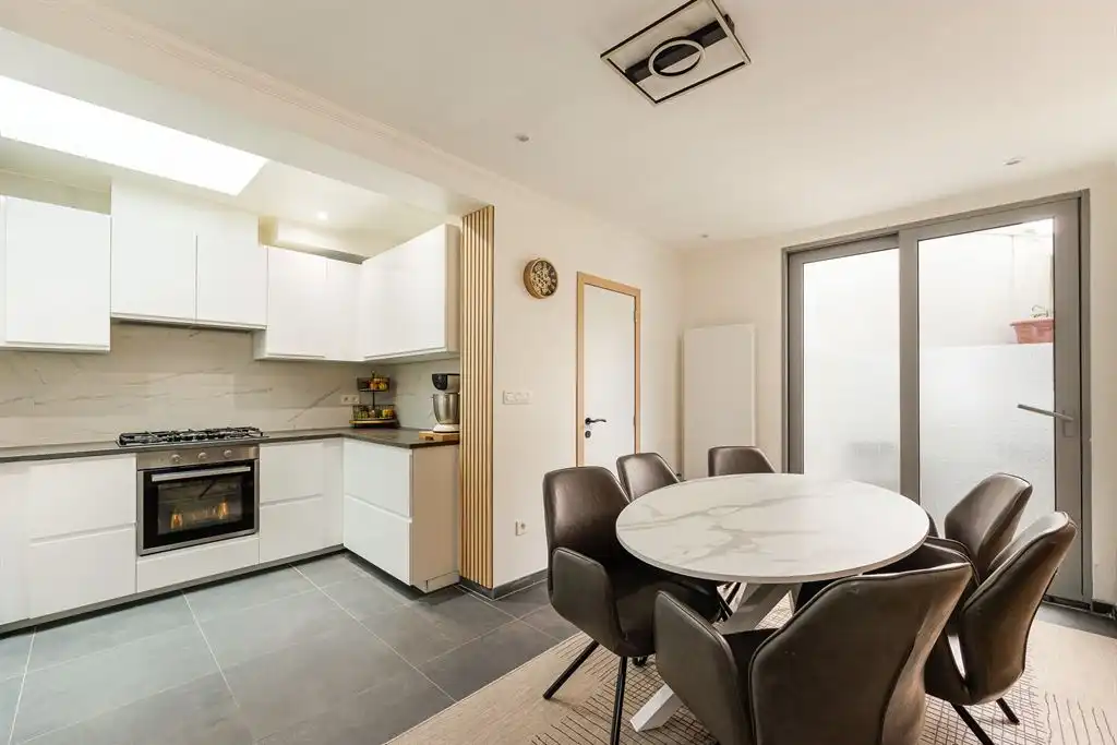 Gerenoveerde woning met 4 slaapkamers aan Krugerpark foto 4