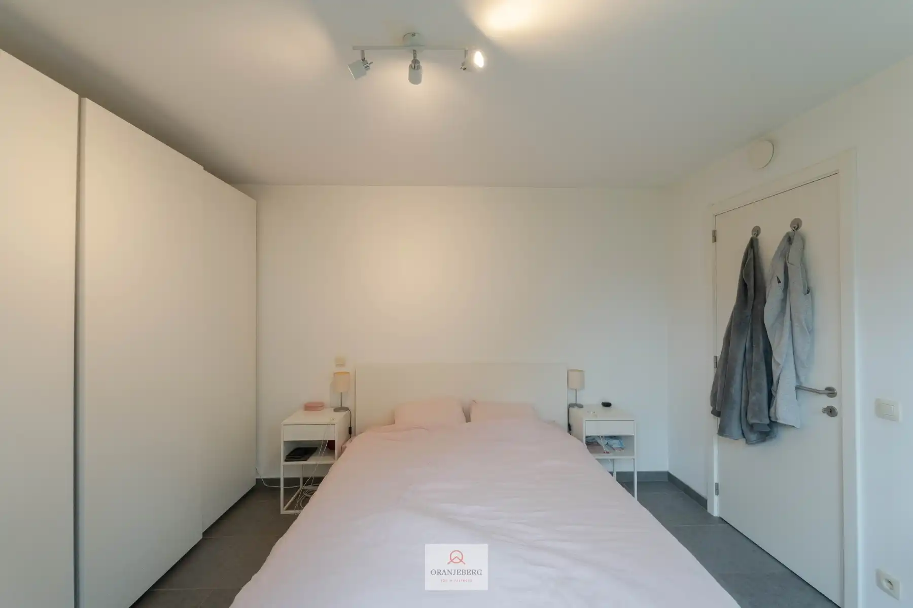 Gelijkvloers 2 slaapkamerappartement met ruime tuin foto 16
