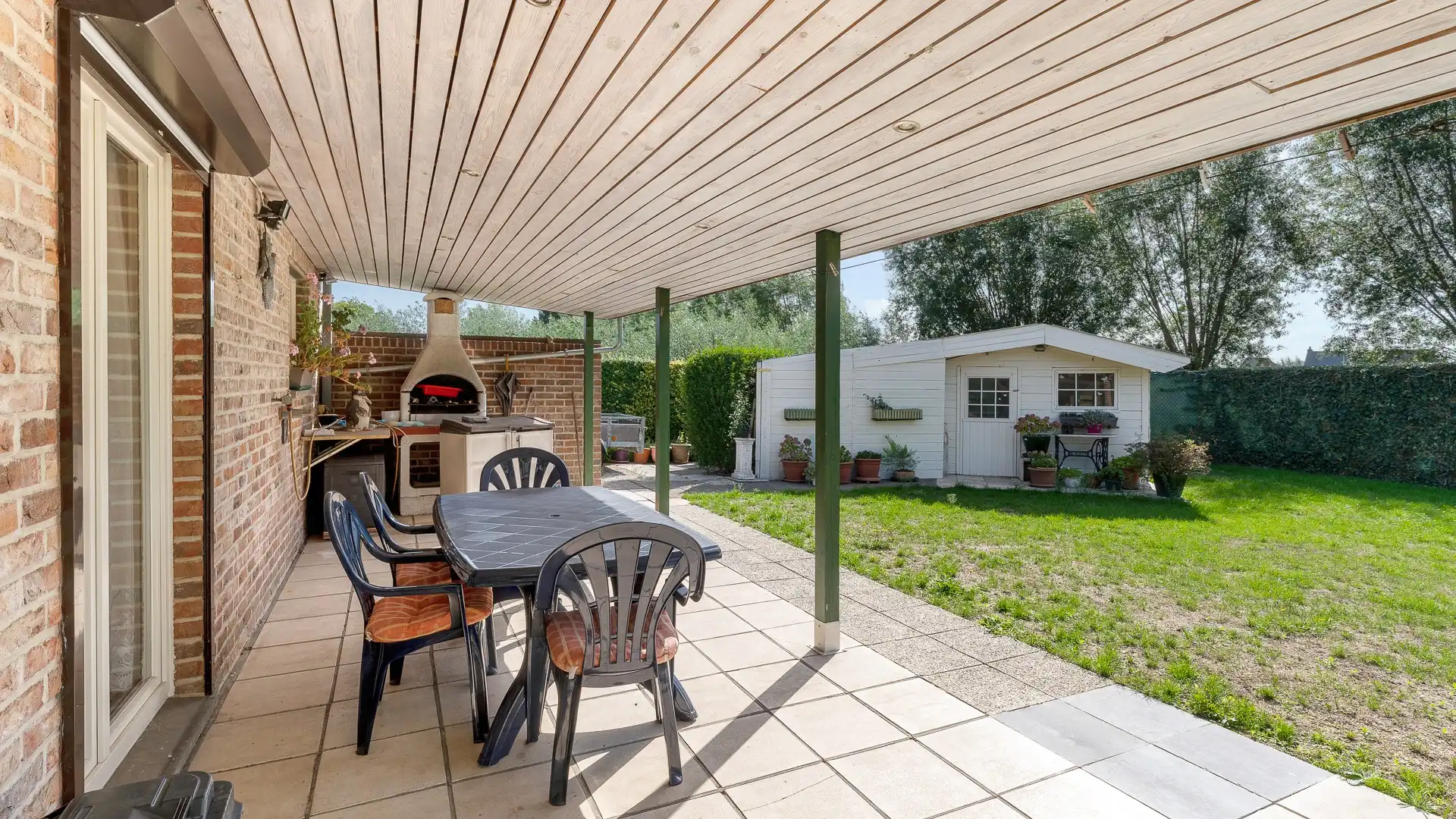 Verzorgde vrijstaande woning op een mooi perceel te Sijsele foto 13