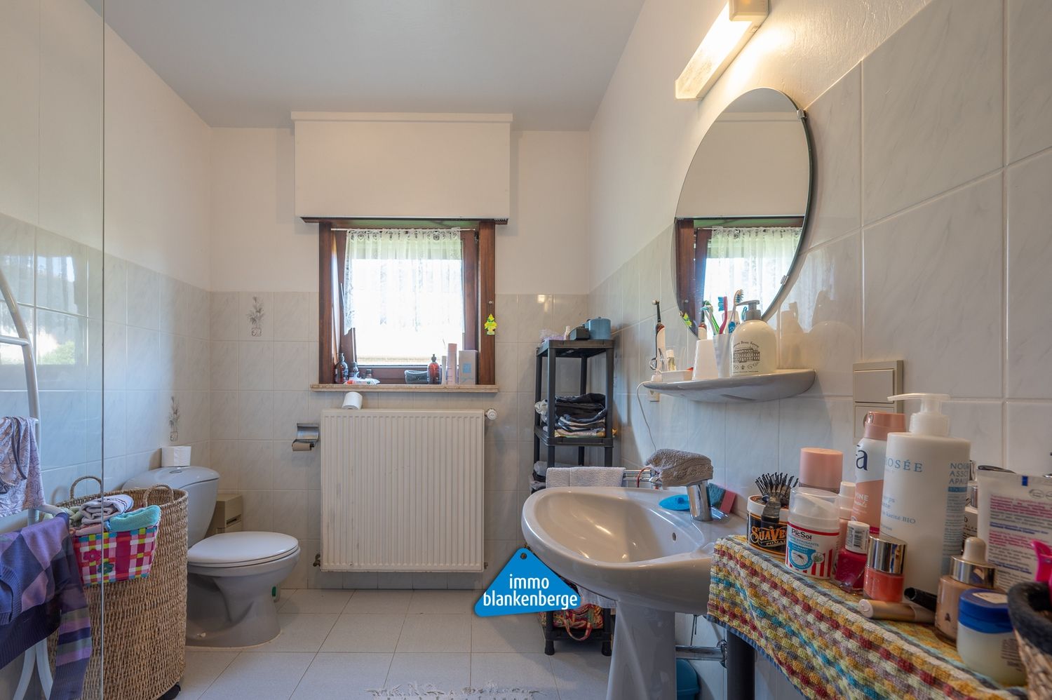 Gezellige Villa met Twee Slaapkamers en Grote Tuin foto 15