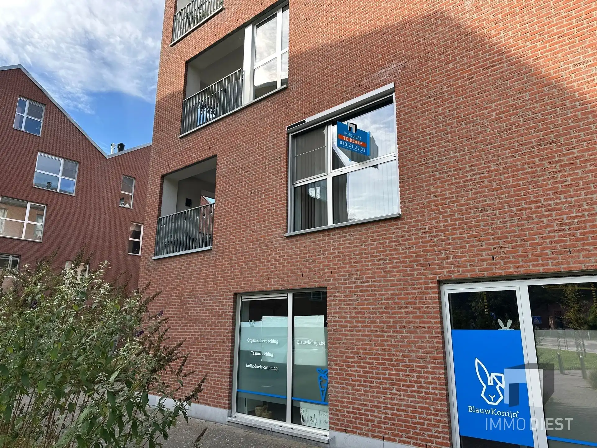 Instapklaar appartement met 2 slpks, terras, parking en kelder foto 20