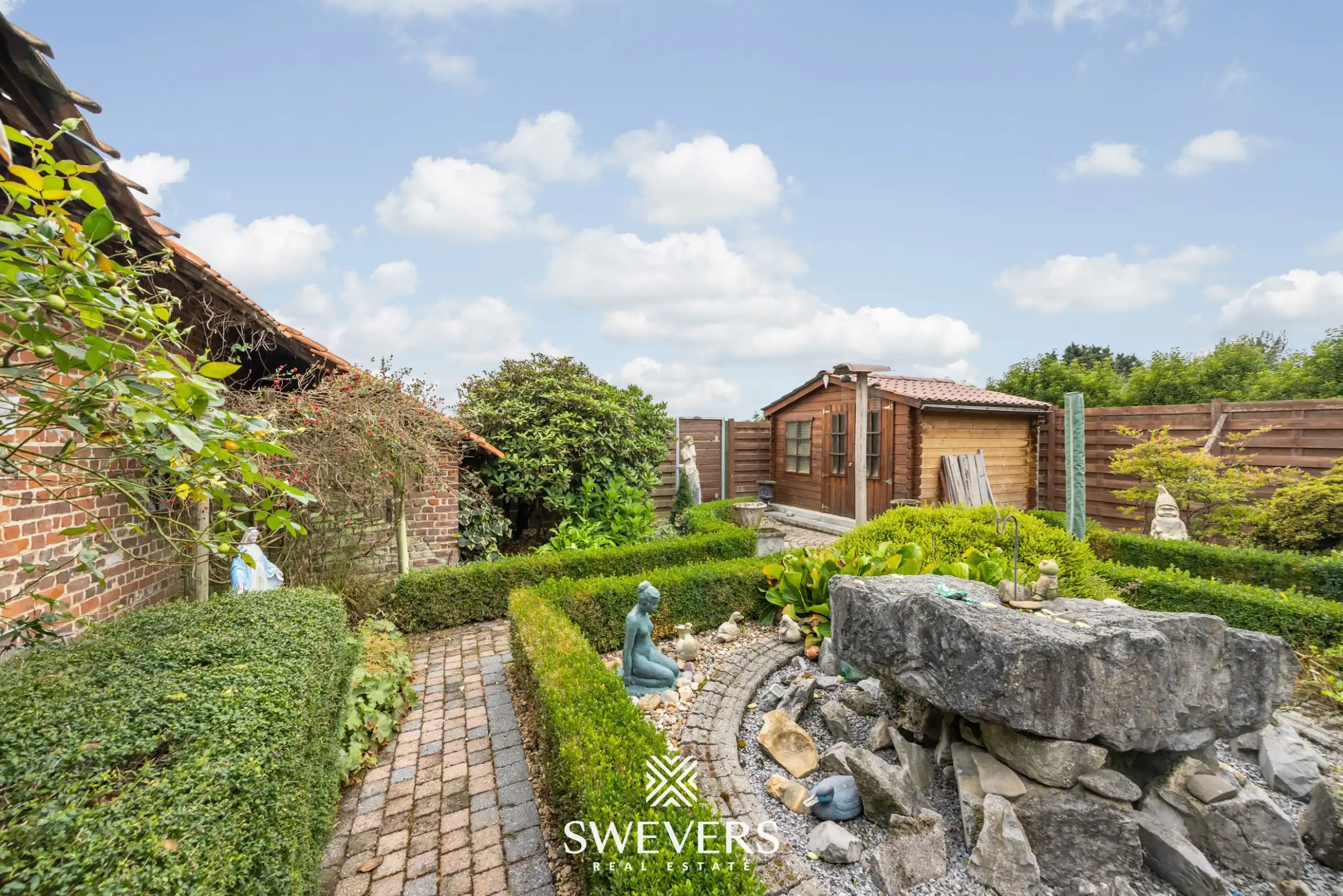 Royale gezinswoning met 257 m² woonruimte foto 28
