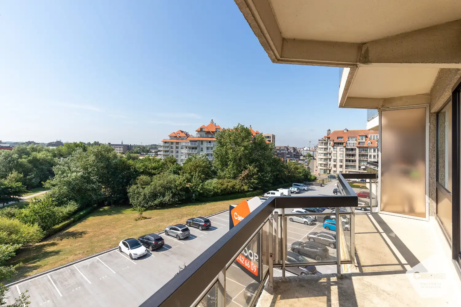 Instapklaar tweeslaapkamerappartement met zonnige terrassen en een weids uitzicht over het hinterland foto 18