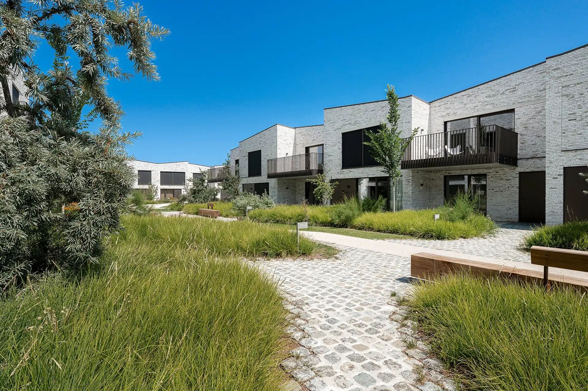 Architecturale BEN-woning met uitzonderlijke leefruimte en zonovergoten terrassen foto 3