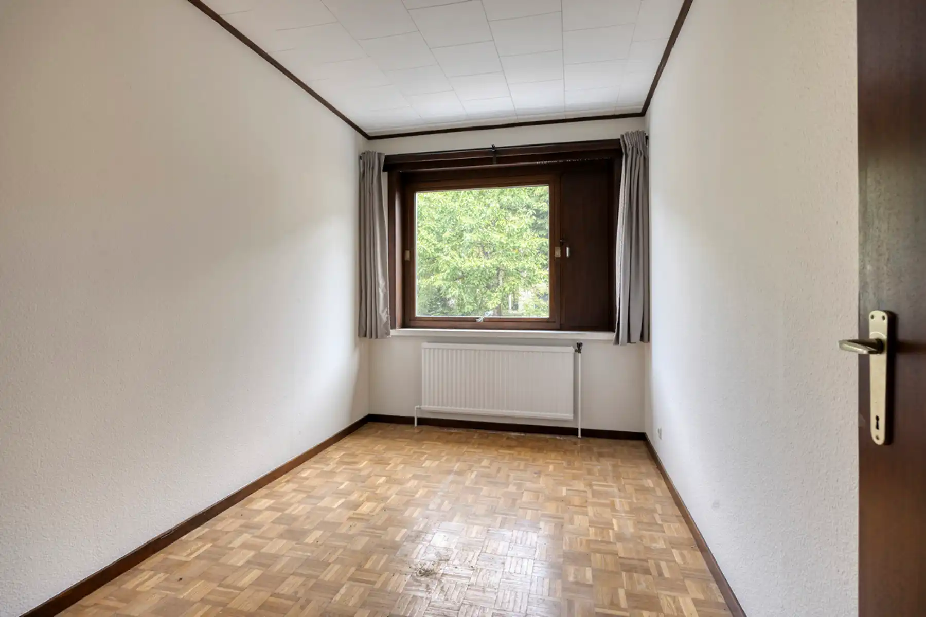 Appartementsgebouw met 5 app en achterliggende garages foto 20