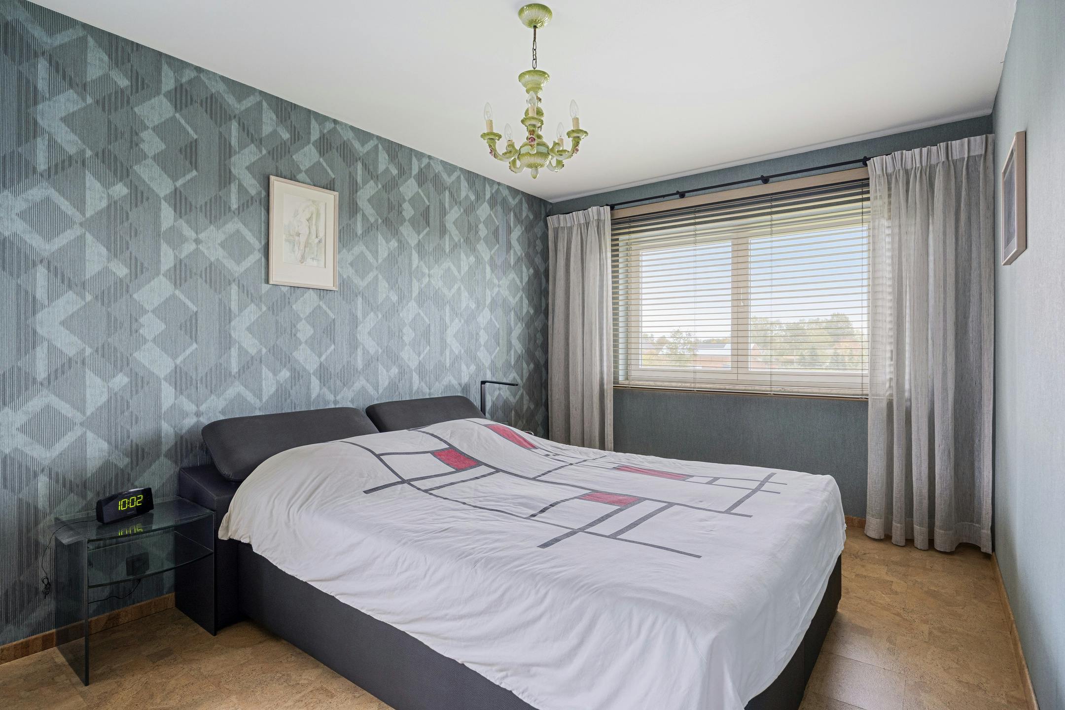 Ruime woning met tuin en handelsruimte of kantoor op glvl foto 12