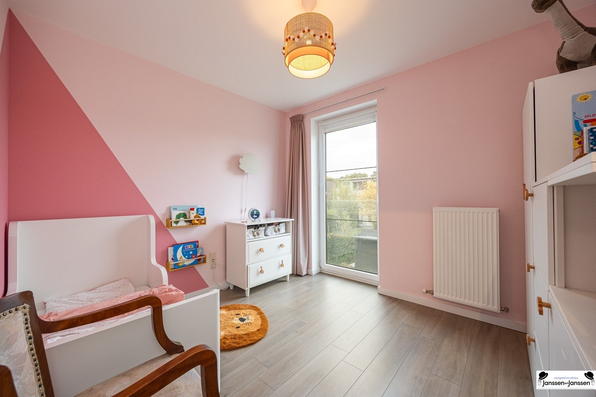 Instapklaar, energiezuinig en charmant huis foto 16