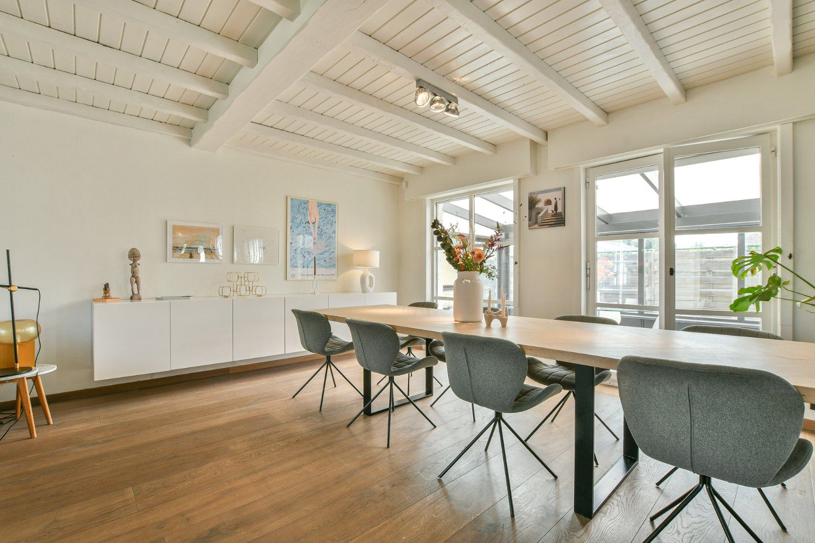 Prachtig gerenoveerde villa met charmante elementen in het centrum van Lissewege! foto 6