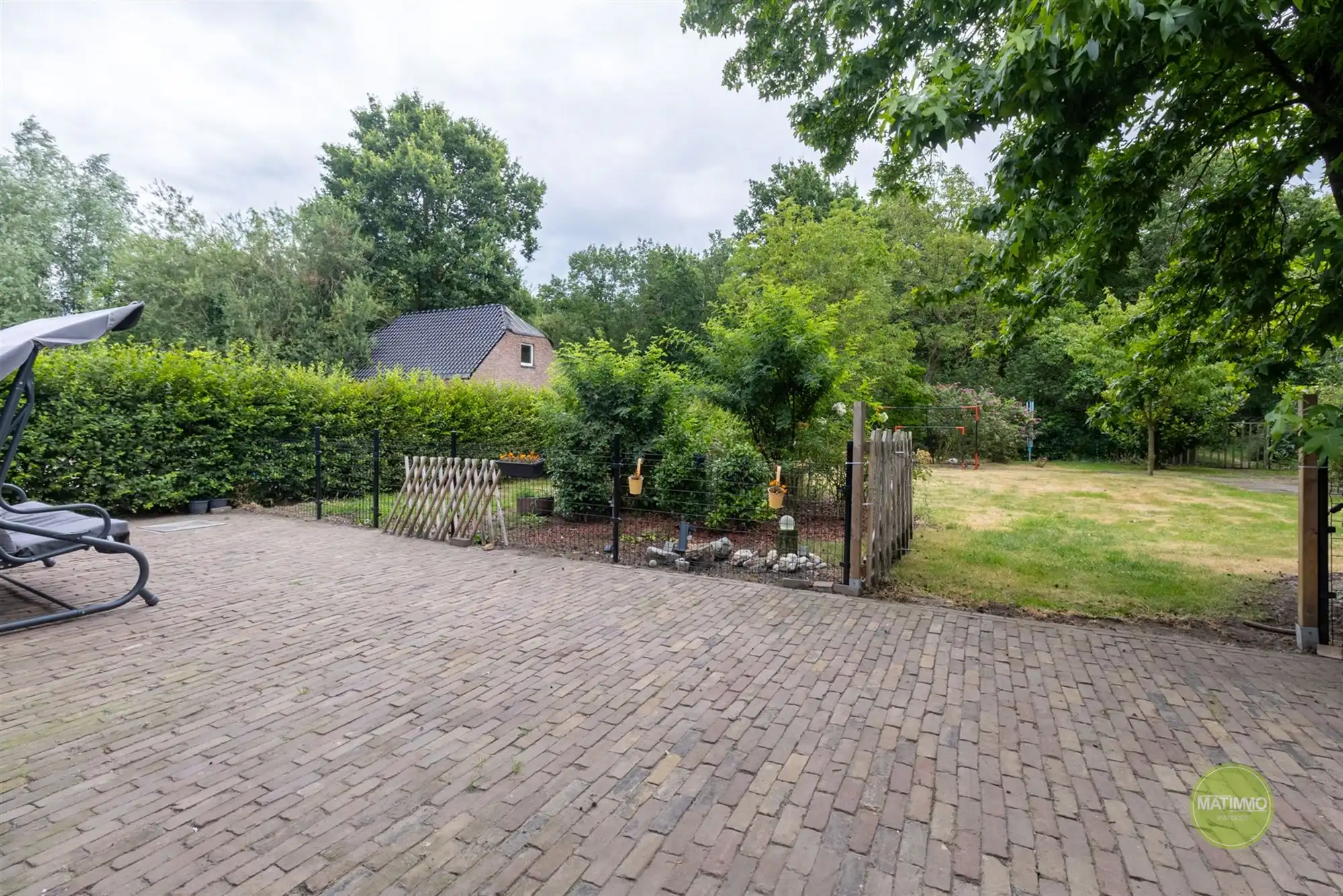Gezinswoning met 4 slaapkamers op een perceel van 4.530 m² foto 2