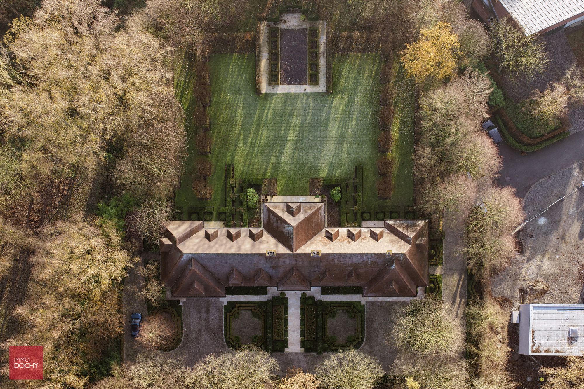 Zeer goed onderhouden ruime villa op ca. 4.000m² foto 4