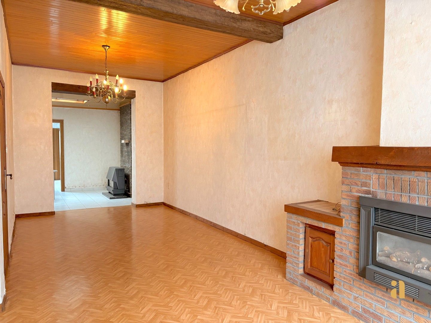 Mooie renovatiekans: ruime tuin en immens veel potentieel foto 6