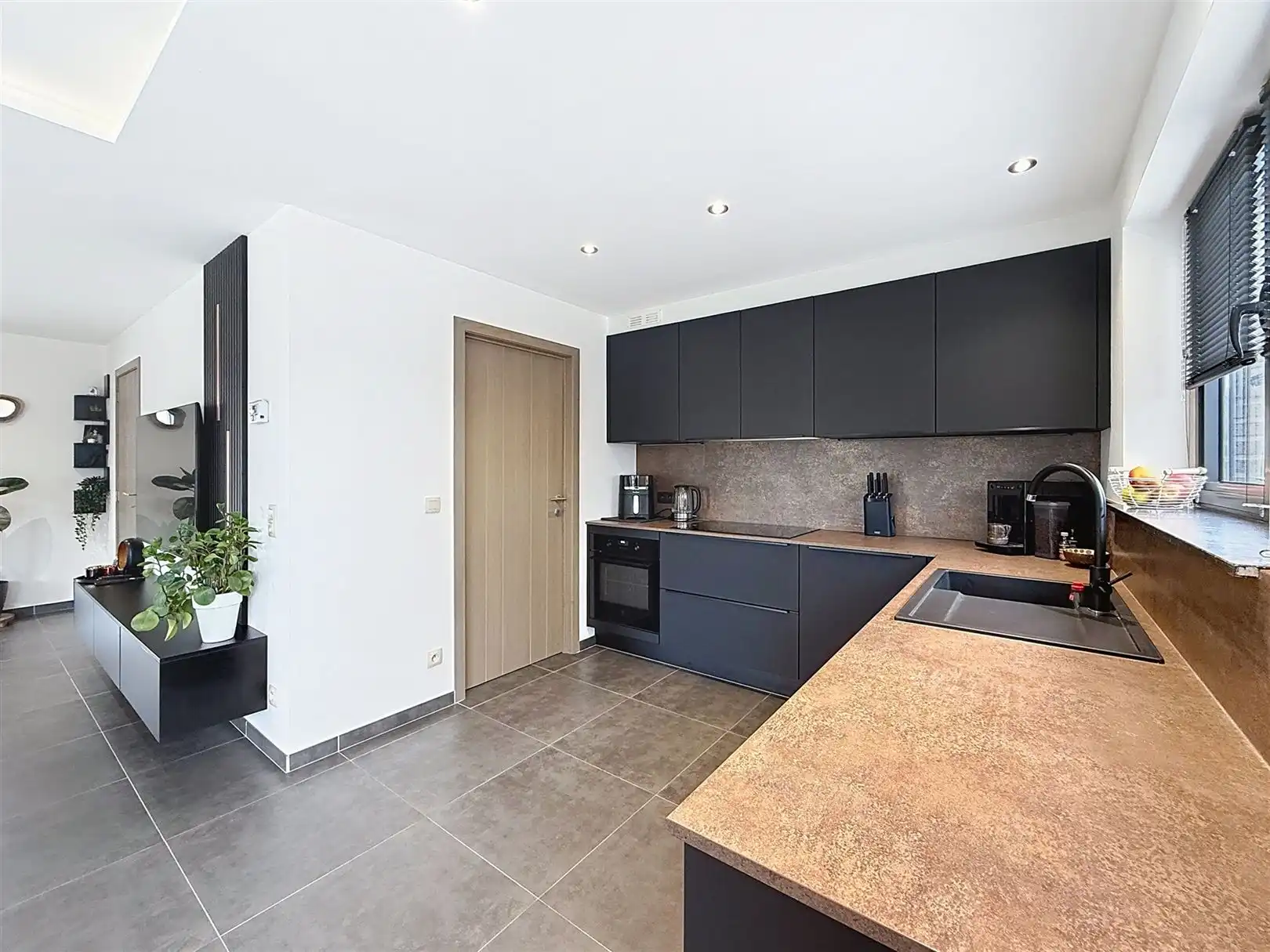 Instapklare open bebouwing, garage, 3 slpks en tuin, 4a 63ca foto 12