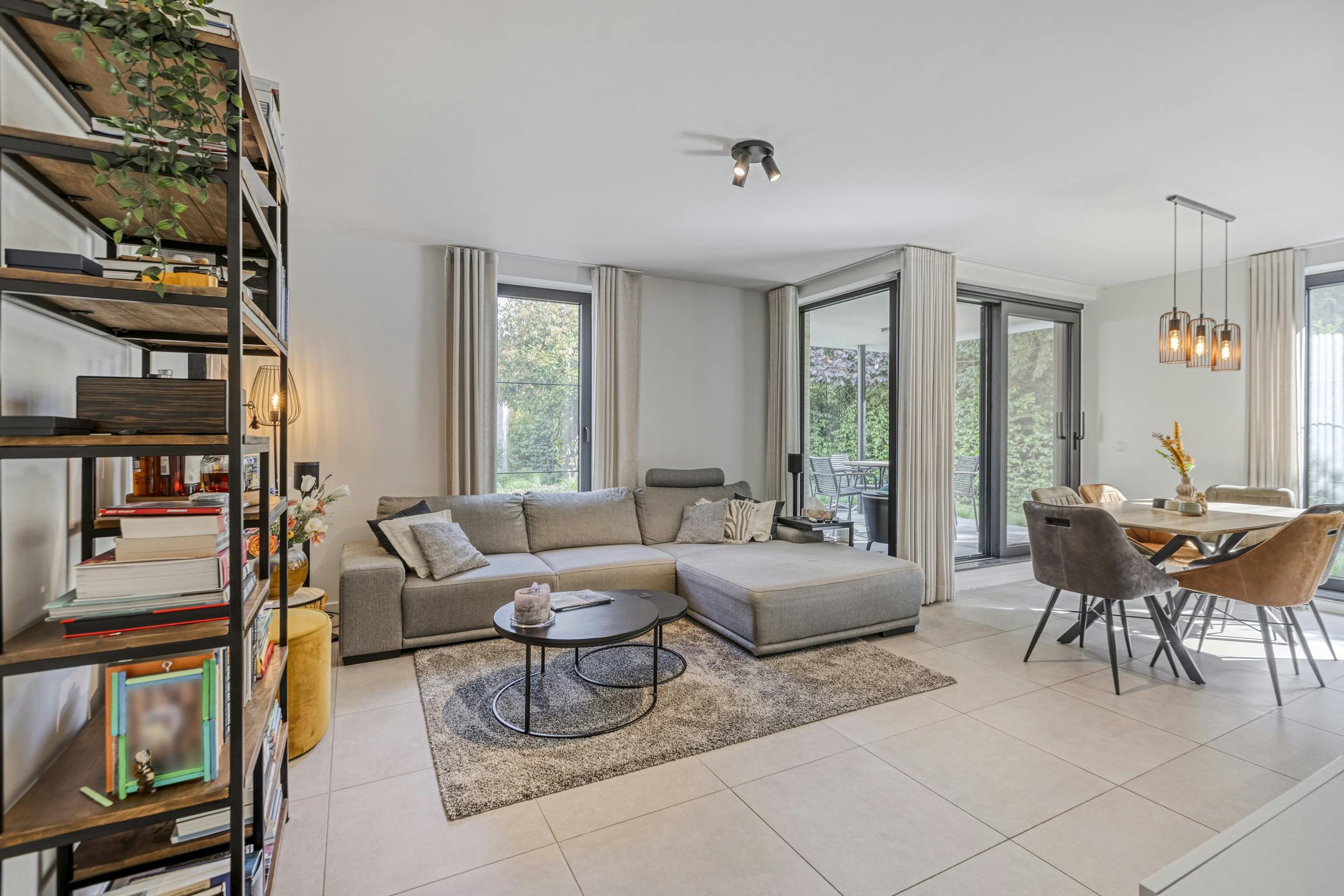 Lichtrijk & Luxueus gelijkvoersappartement in Genk foto 2