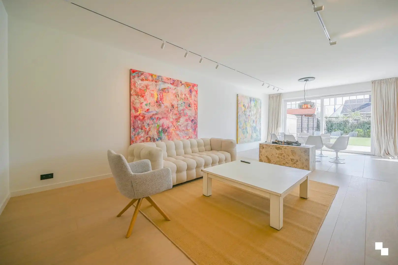 Gemeubelde high-end woning in rustige buurt in Waregem foto 3