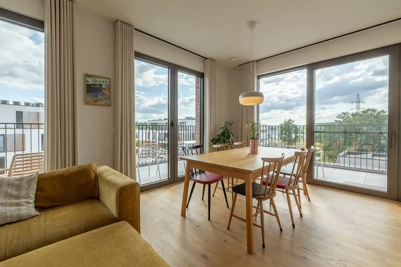 Lichtrijke penthouse met 2 slpk, terras en autostaanplaats foto 4