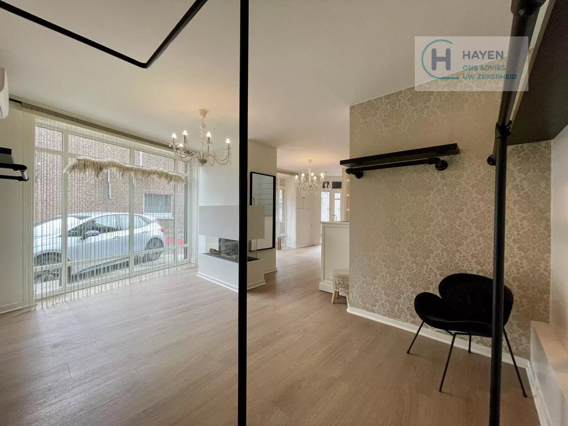 Commerciële hoekwoning met sterke zichtlocatie foto 3