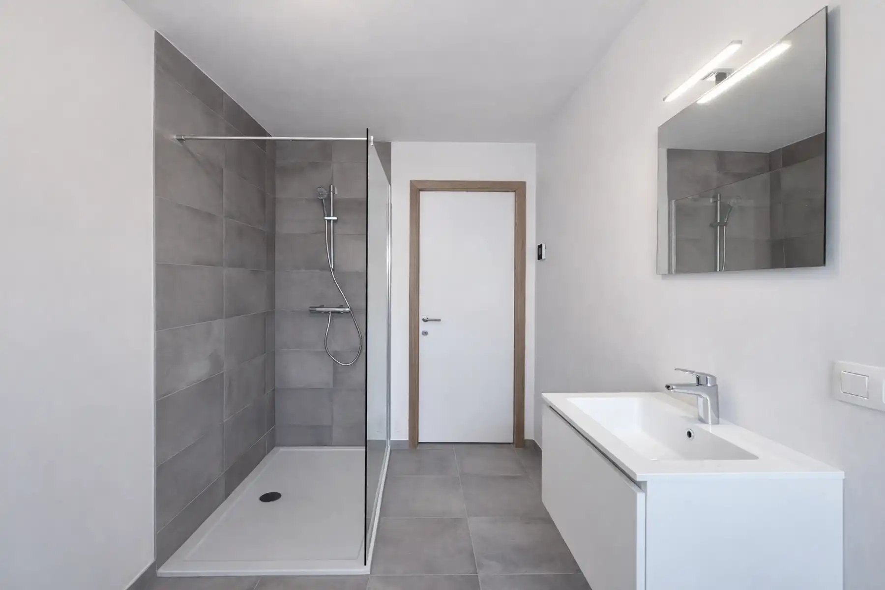 Instapklare woning op boogscheut van Nieuwerkerken foto 12