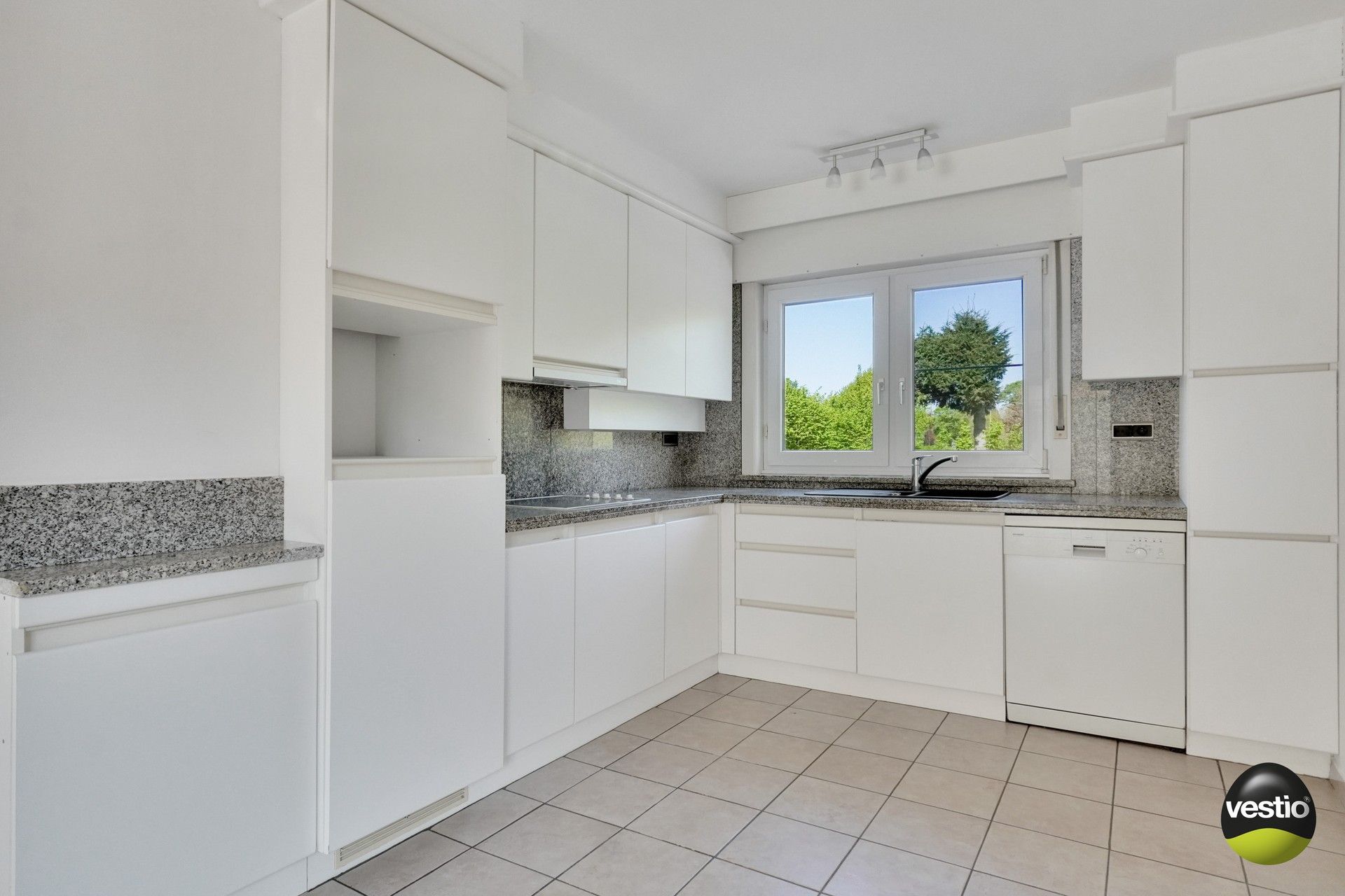DEGELIJKE WONING MET WEILANDEN OP 1,7 HECTARE foto 24