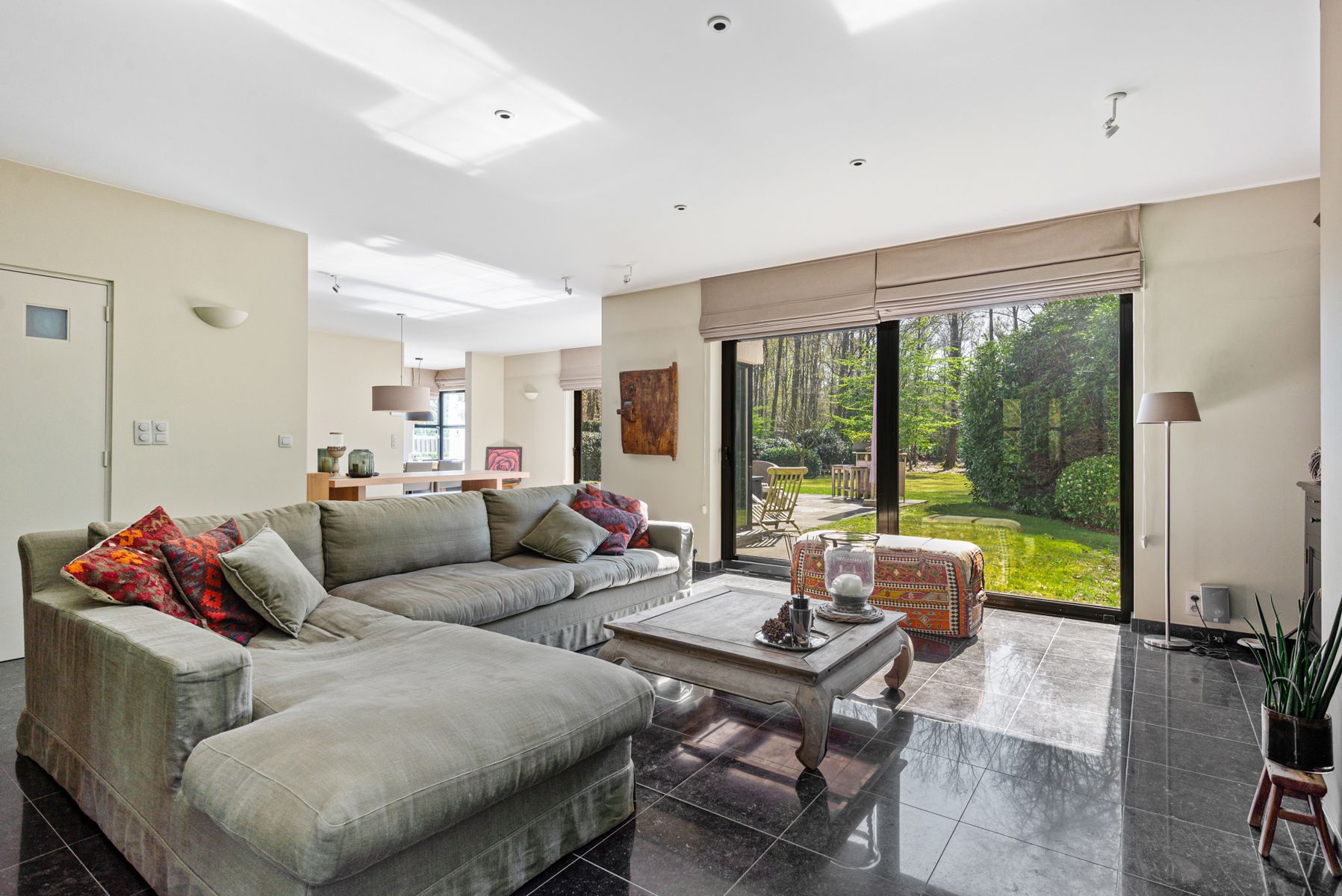 Moderne villa vlakbij het park van Halle Zoersel op 2.933m². foto 3