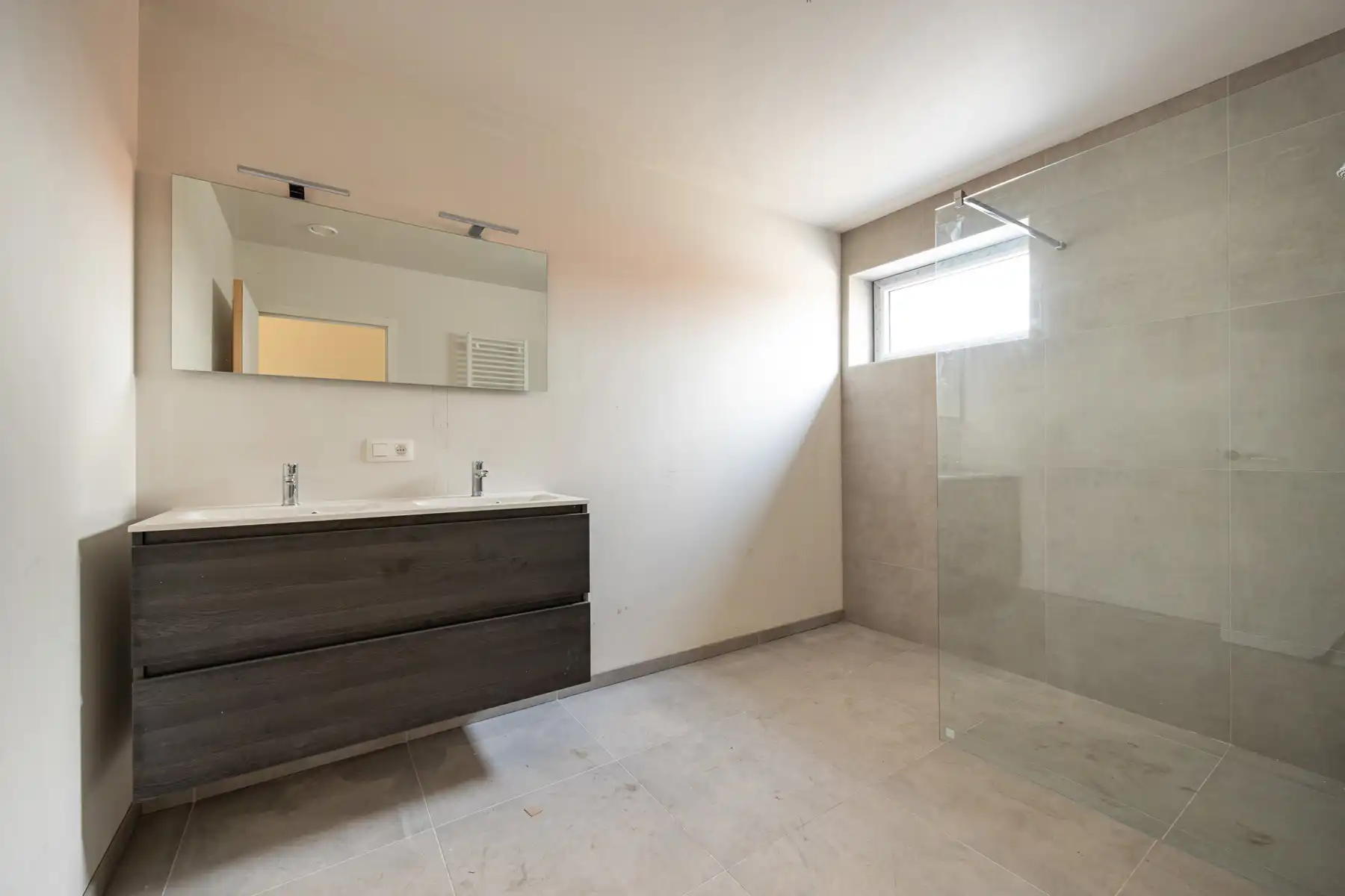 Woning met 3 slaapkamers en carport/fietsenberging op perceel van ca 366m² foto 16