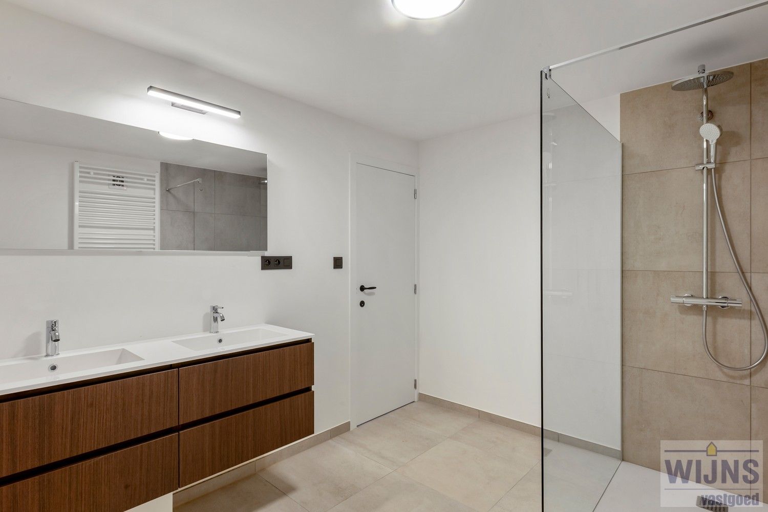 Prachtig gerenoveerde woning met 3 slpkm foto 23