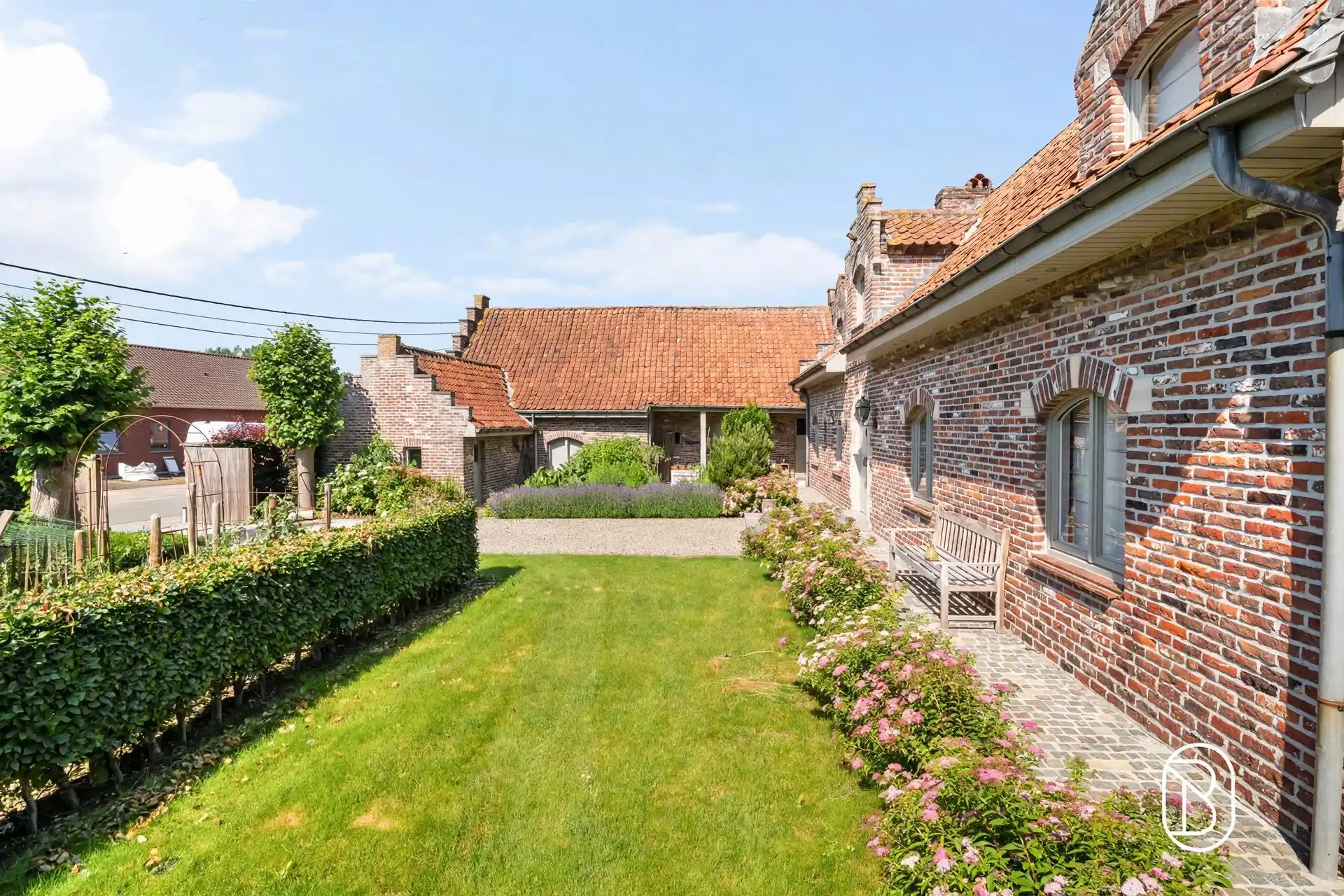 Charmante villa met tuin, garage en tal van mogelijkheden foto 4
