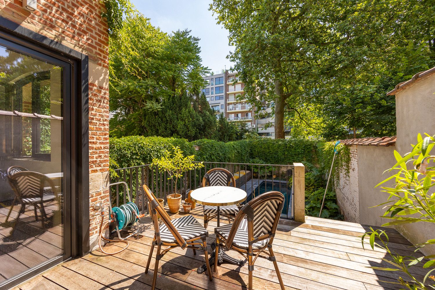 IN OPTIE: Kevin@wellimmo.net voor meer info! Top notch duplex in monumentale meesterwoning te Antwerpen-centrum met privatieve tuin en zwembad (EPC B!), uniek vastgoedobject! foto 16