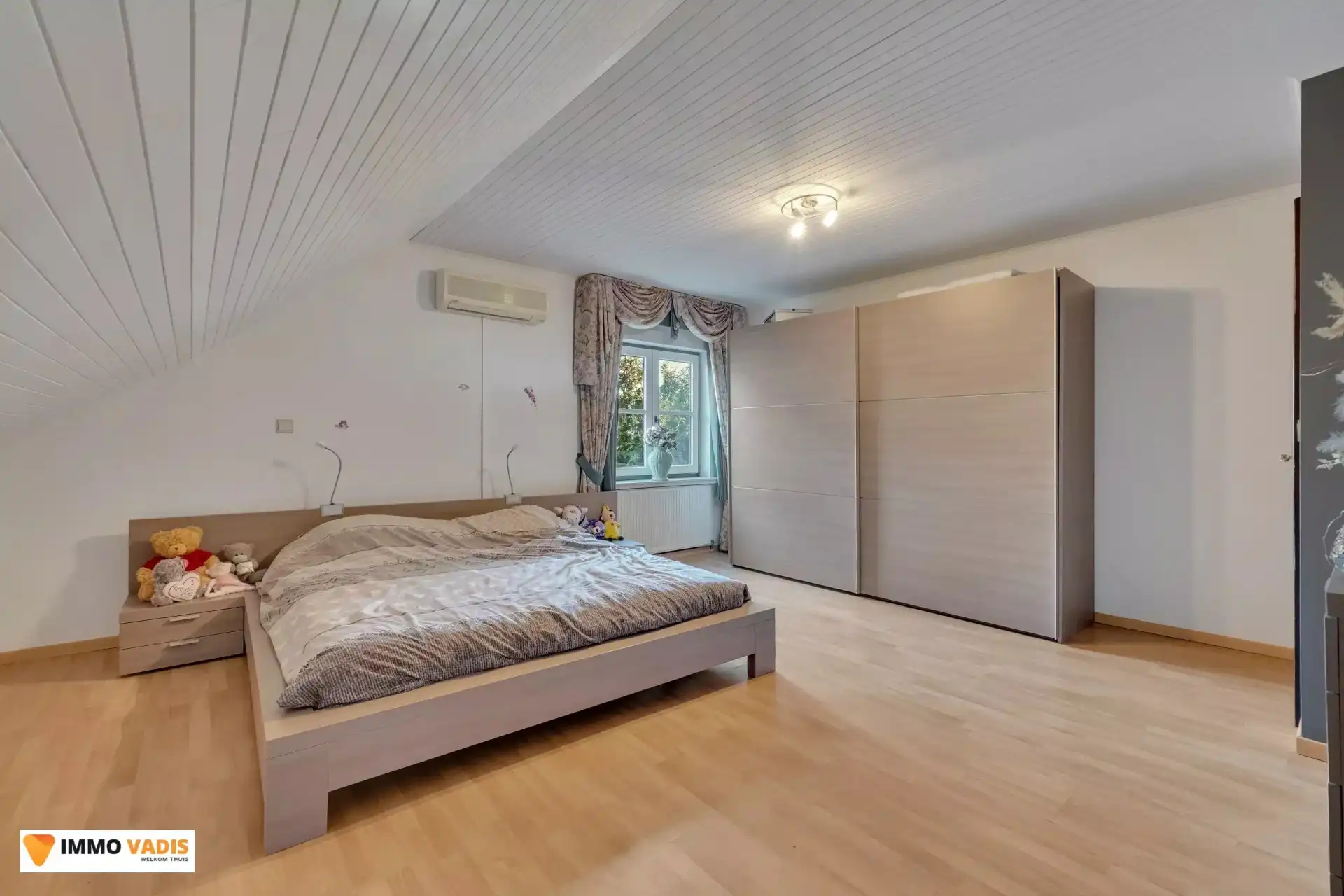 Gunstig gelegen, charmante en uitstekend onderhouden villa foto 16