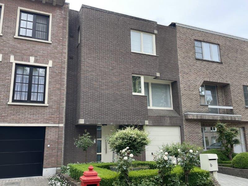 Huis te koop foto {{pictureIndex}}