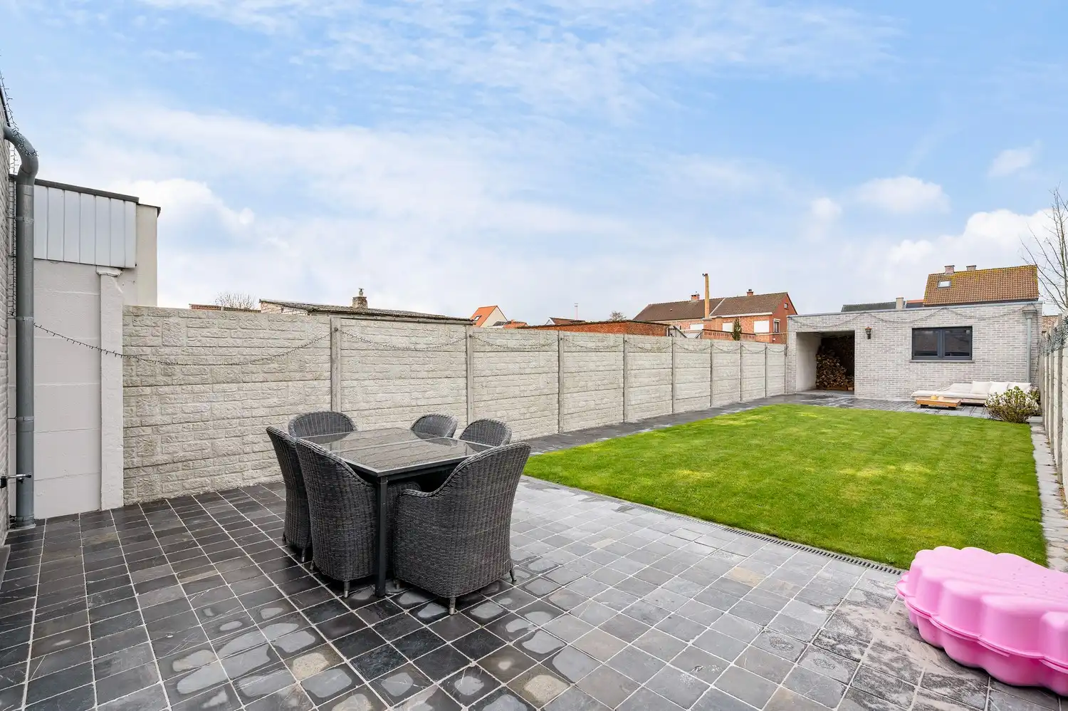 Volledig vernieuwde gezinswoning met tuin. foto 34