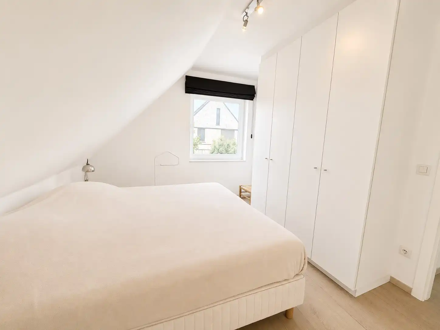 Recent, energiezuinig en tot in de puntjes afgewerkt: deze prachtige BEN-woning uit 2021 combineert modern wooncomfort met een rustige en groene ligging. foto 8