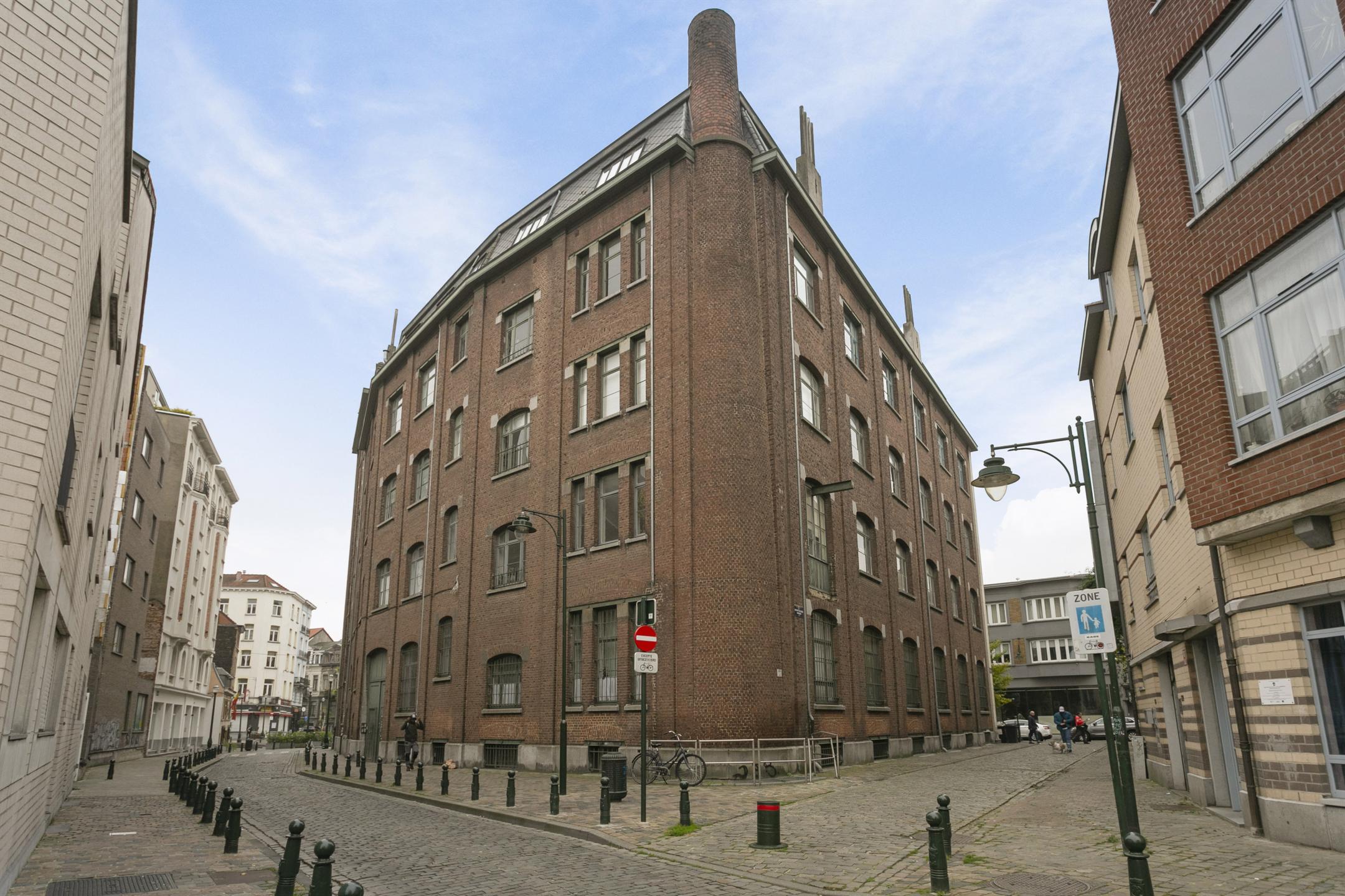 Gerenoveerd appartement met 2 kamers in centrum Brussel foto 1