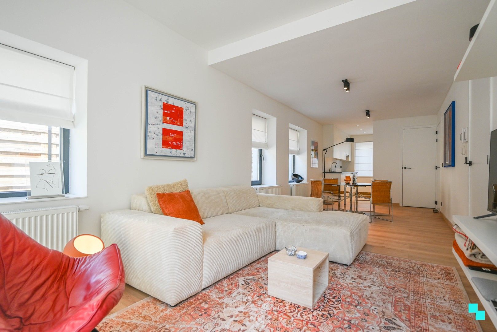 Centraal gelegen, uniek appartement in karaktervol herenhuis foto 8
